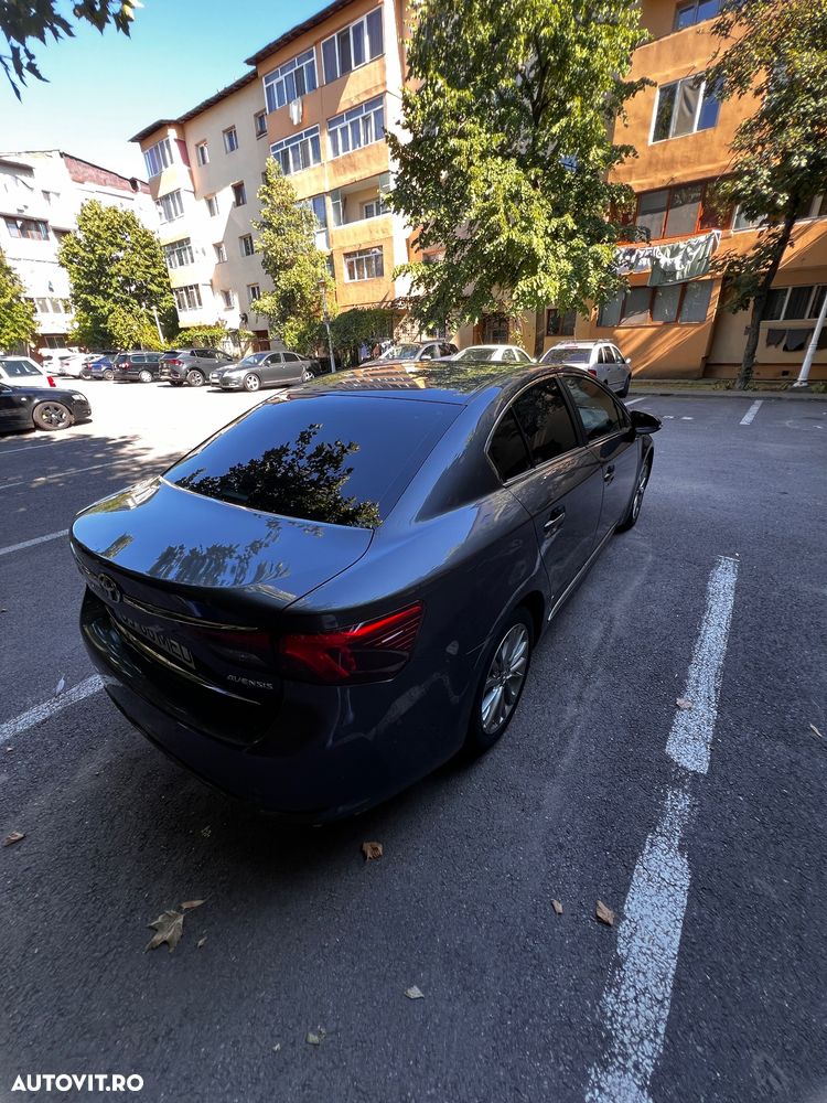 Toyota Avensis 2.0 D-4D Executive - 4