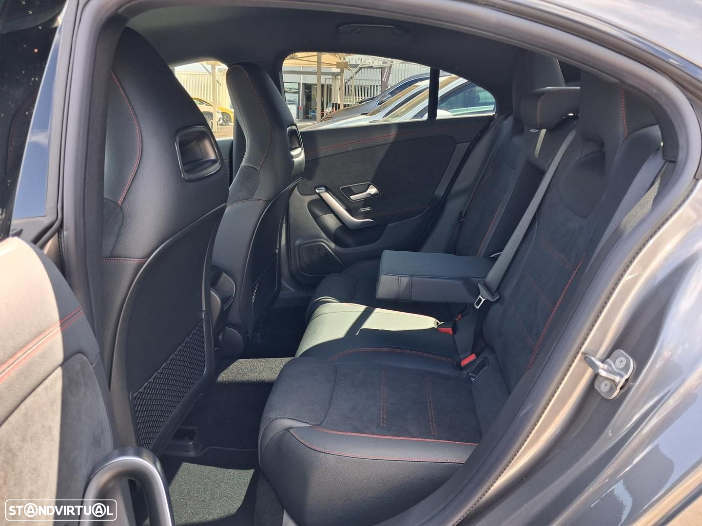 Mercedes-Benz CLA 250 e AMG Line - 12