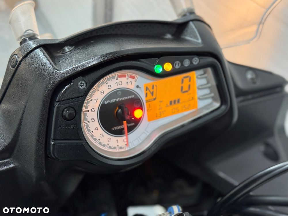 Suzuki V-STROM - 18