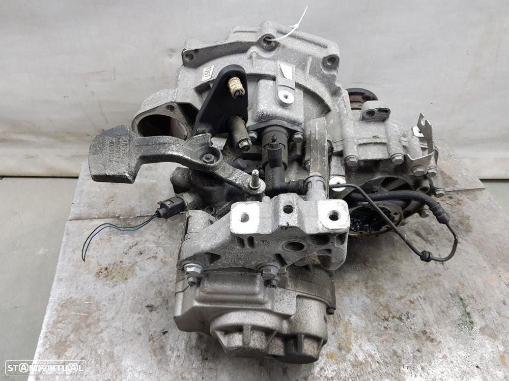 CAIXA DE VELOCIDADES VOLKSWAGEN GOLF VI 5K110.2008 REF. MCB - 1