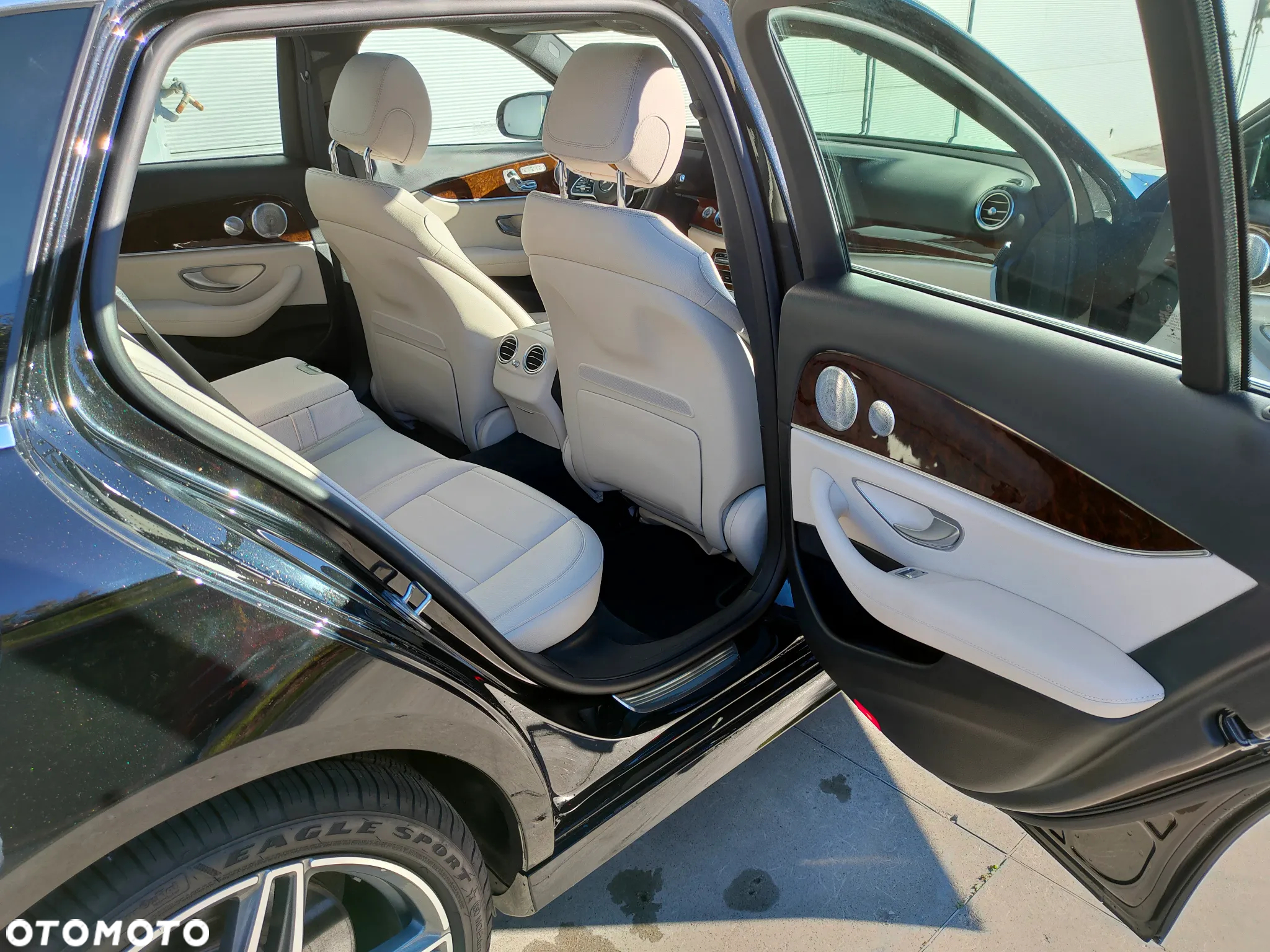 Mercedes-Benz Klasa E 450 4Matic T 9G-TRONIC AMG Line - 19