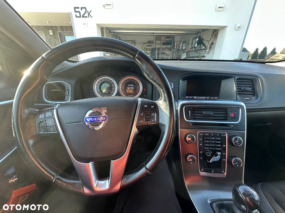 Volvo V60 D4 Momentum - 9