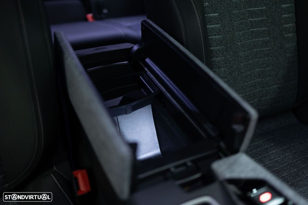 Peugeot 3008 1.2 PureTech Allure Pack EAT8 - 32