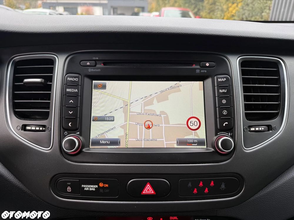 Kia Carens 1.6 GDI Dream-Team Edition - 13