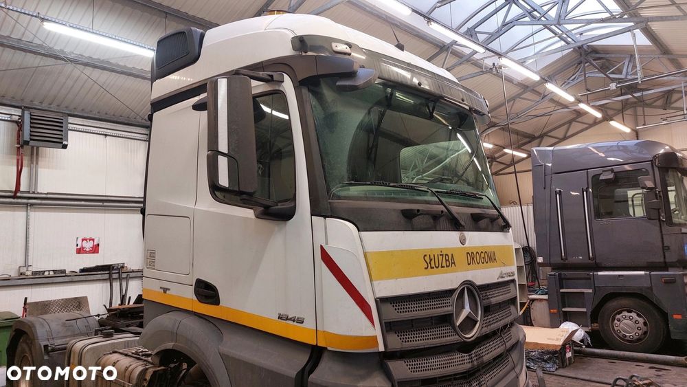 MERCEDES ACTROS MP4 KABINA KPL STREAM SPACE WĄSKA 2,30 - 1