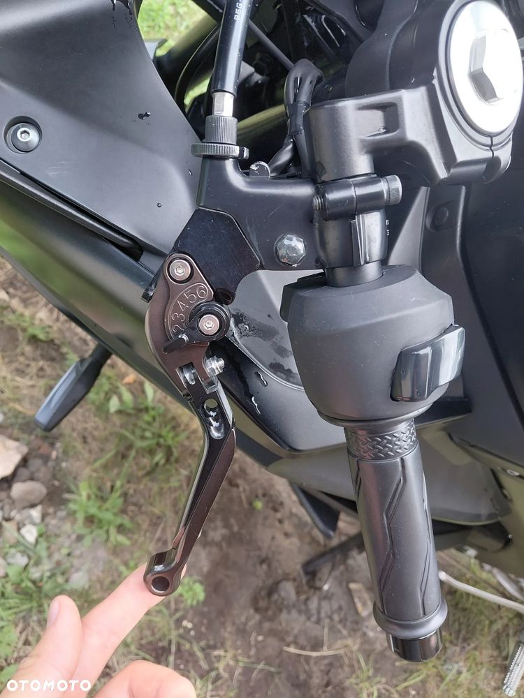 Yamaha YZF - 6