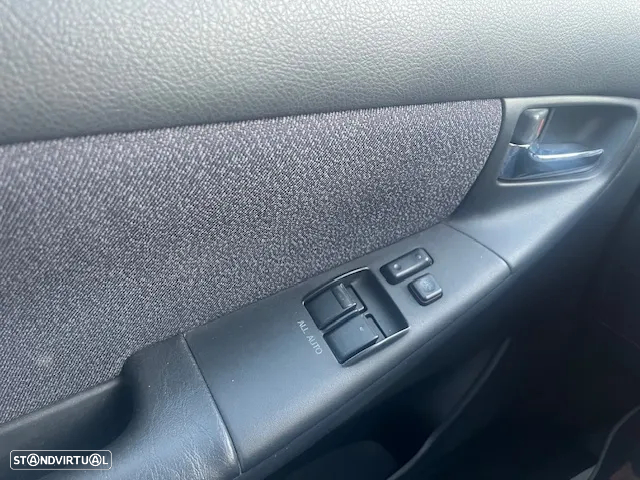 Toyota Corolla 1.4 SE - 25