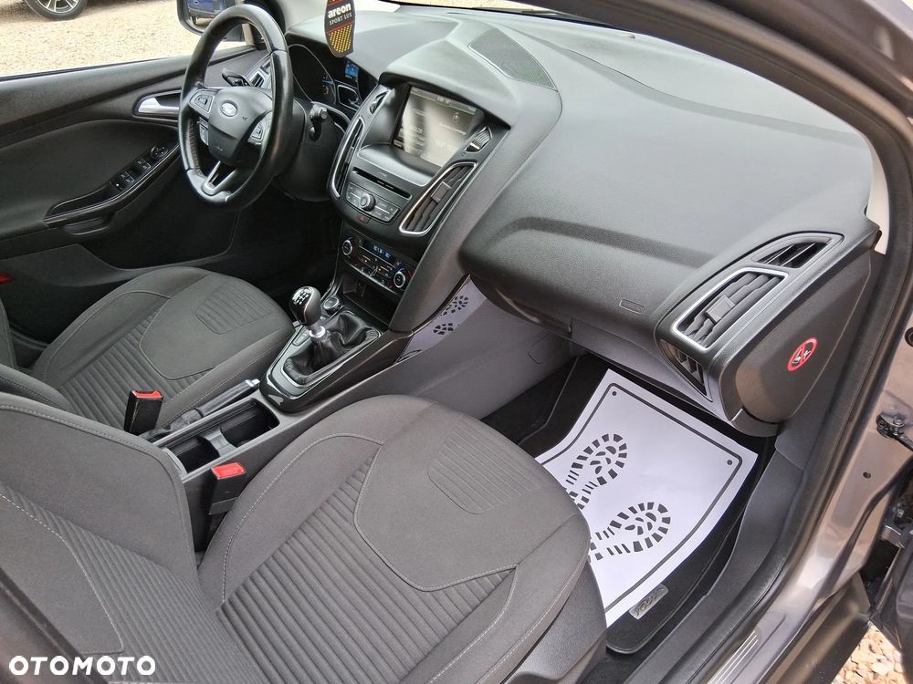 Ford Focus 2.0 TDCi DPF Titanium - 11