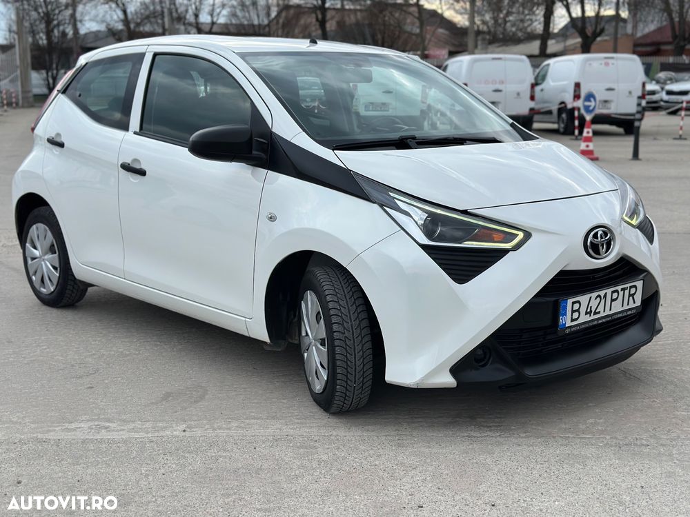 Toyota Aygo 1.0 VVY-I 5 usi X-play - 1