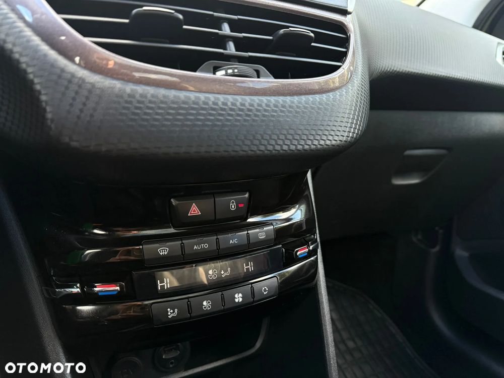 Peugeot 2008 PureTech 82 Style - 36