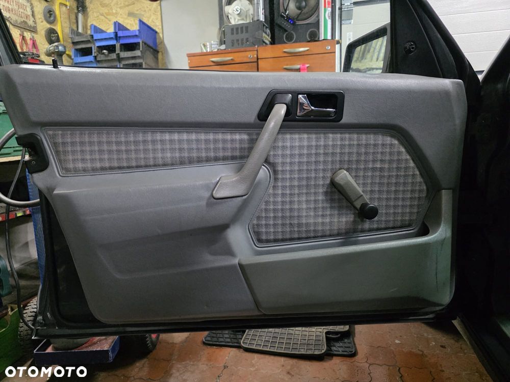 Mercedes-Benz W201 (190) - 13