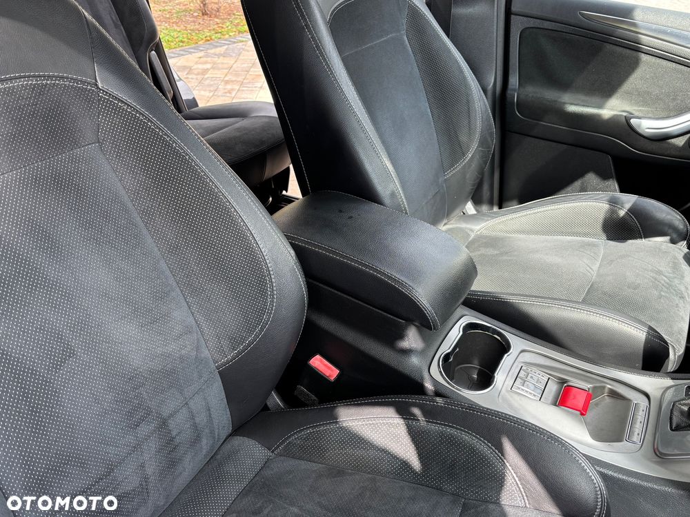 Ford S-Max 2.0 TDCi DPF Titanium - 25