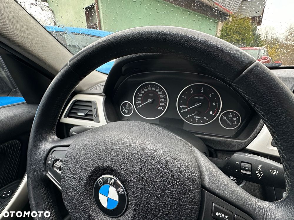 BMW Seria 3 320d - 14