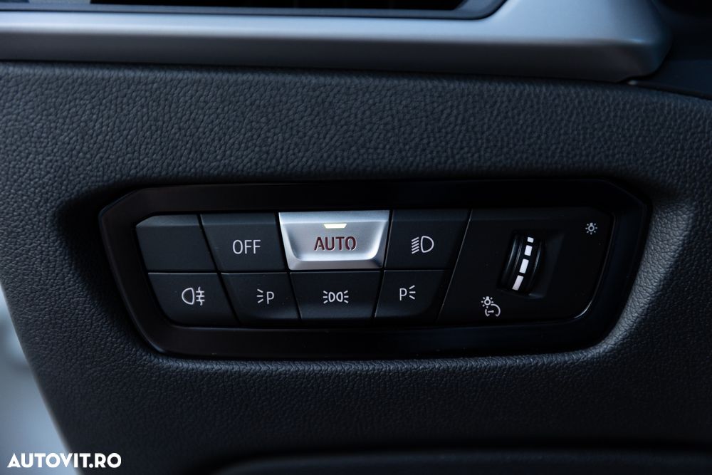 BMW Seria 3 318i AT - 10