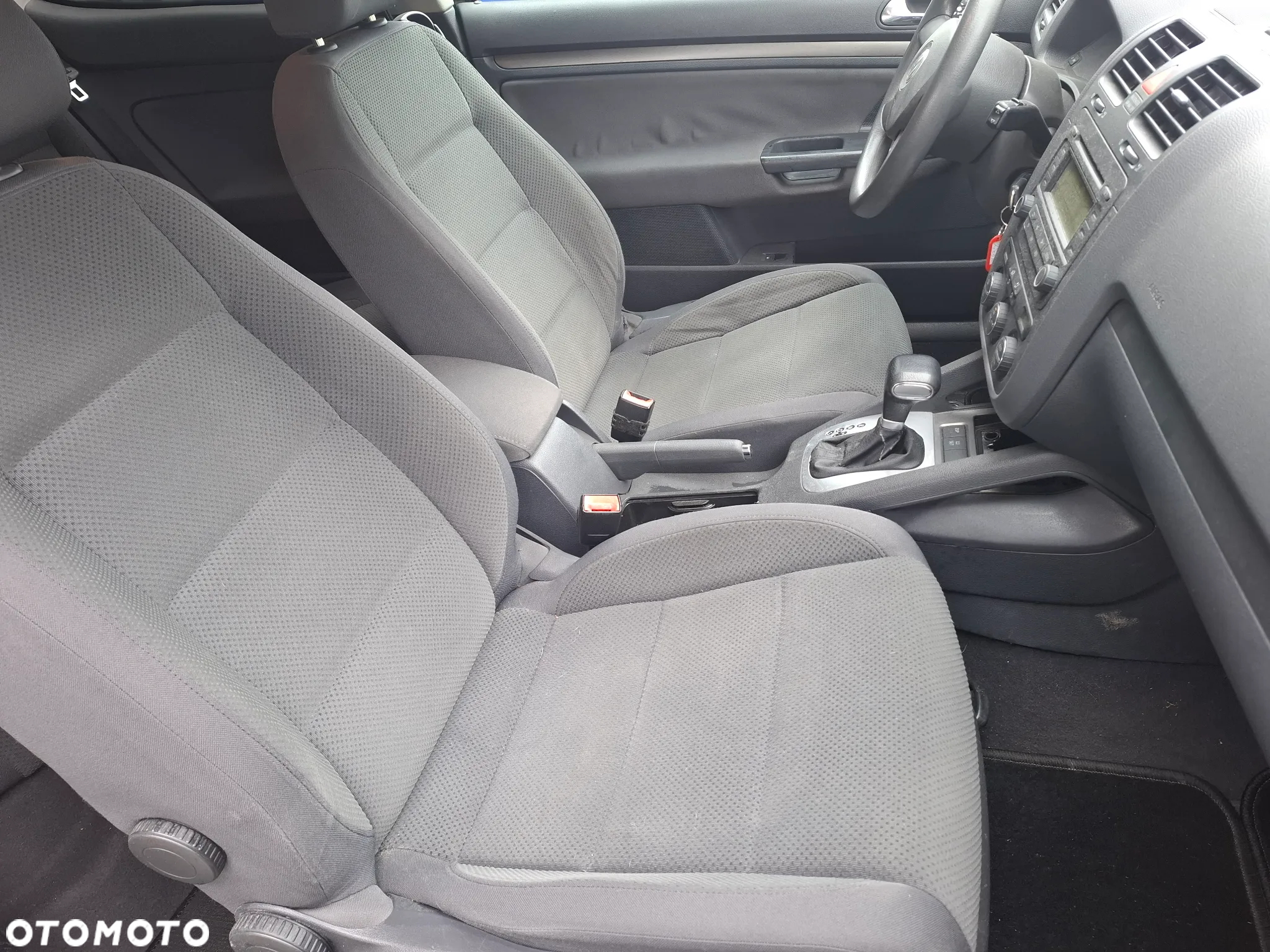 Volkswagen Golf 2.0 TDI DPF BlueMotion Technology DSG Comfortline - 26