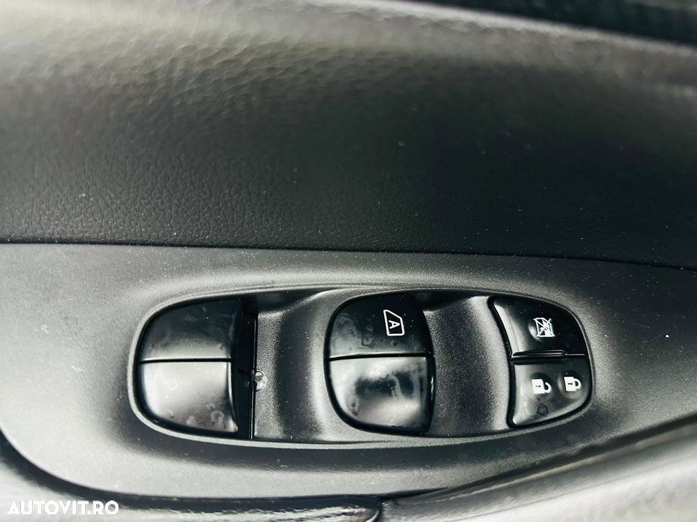 Nissan X-Trail 1.6 dCi N-Connecta - 13