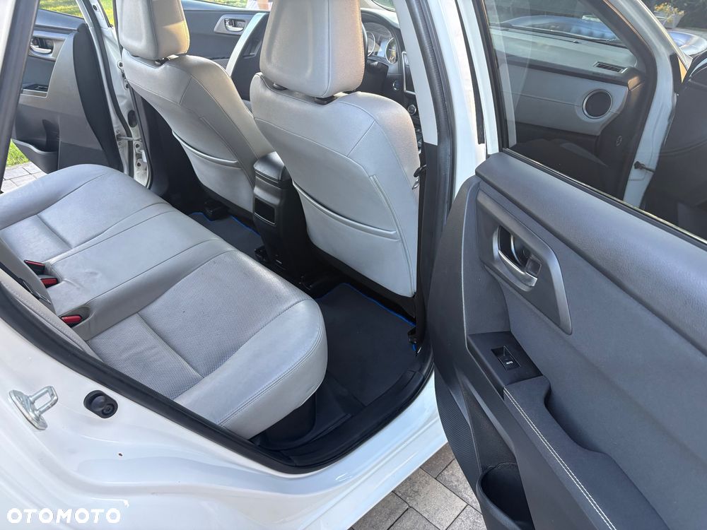 Toyota Auris - 17