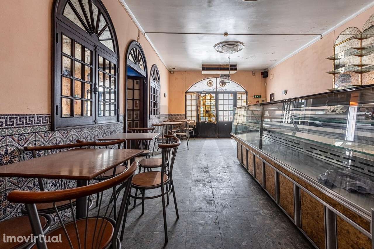 Oportunidade - Espaço comercial no Centro de Alcanhões, na Rua Paulino - Grande imagem: 2/15