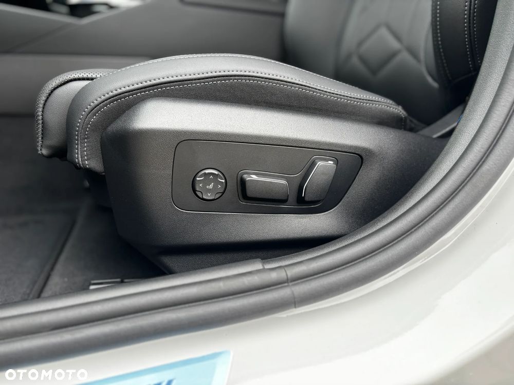 BMW Seria 5 520i mHEV sport - 9