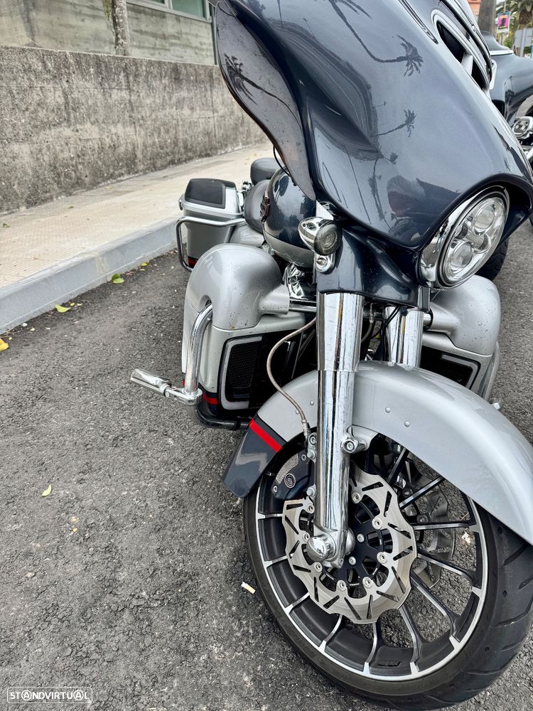 Harley-Davidson FLHXS STREET GLIDE CVO - 1