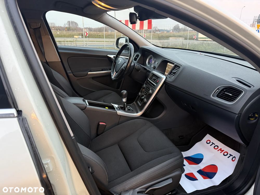 Volvo V60 D3 Edition - 13