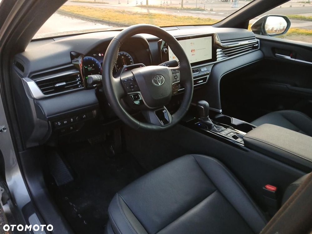 Toyota Camry - 16