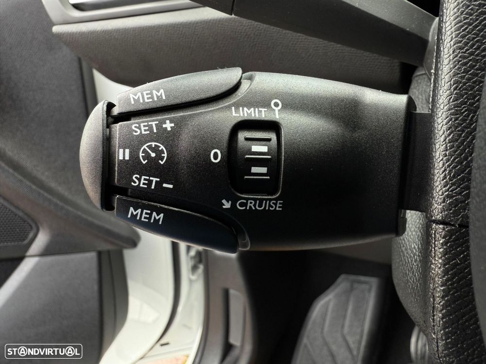 Peugeot 308 1.5 BlueHDi Style J17 - 12