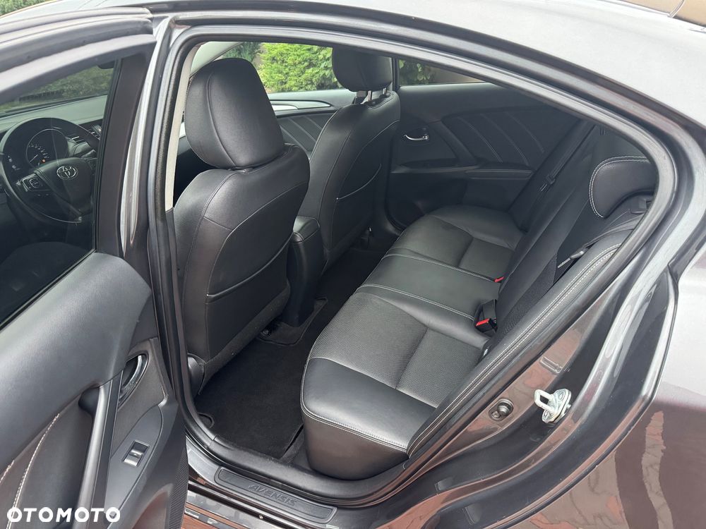 Toyota Avensis 2.0 D-4D Prestige - 24