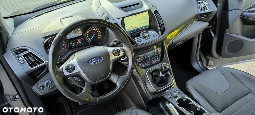 Ford Kuga 1.6 EcoBoost 2x4 Individual - 17