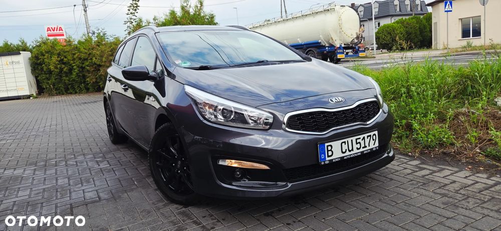 Kia Ceed 1.6 GDI ISG SW Dream Team Edition - 2