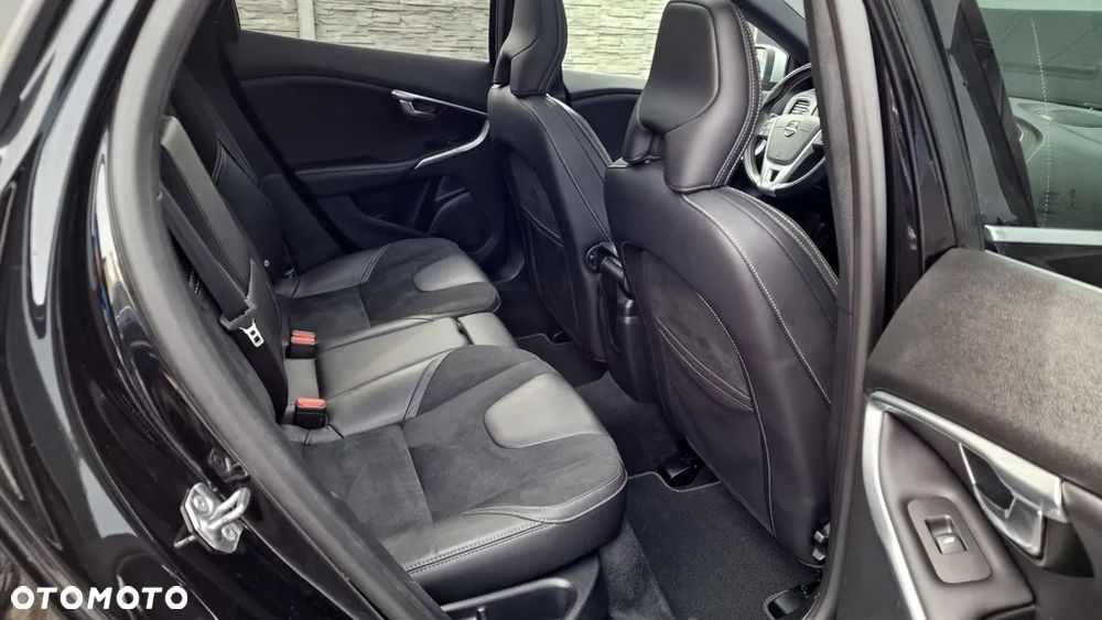 Volvo V40 T3 Geartronic RDesign - 25