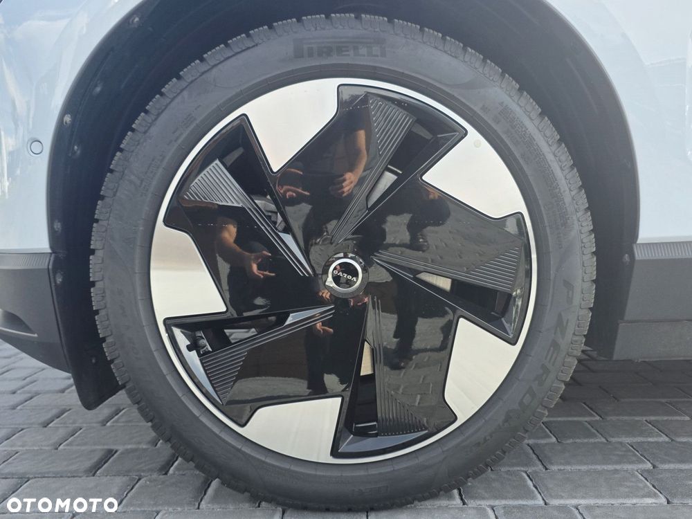 Volvo EX30 - 35
