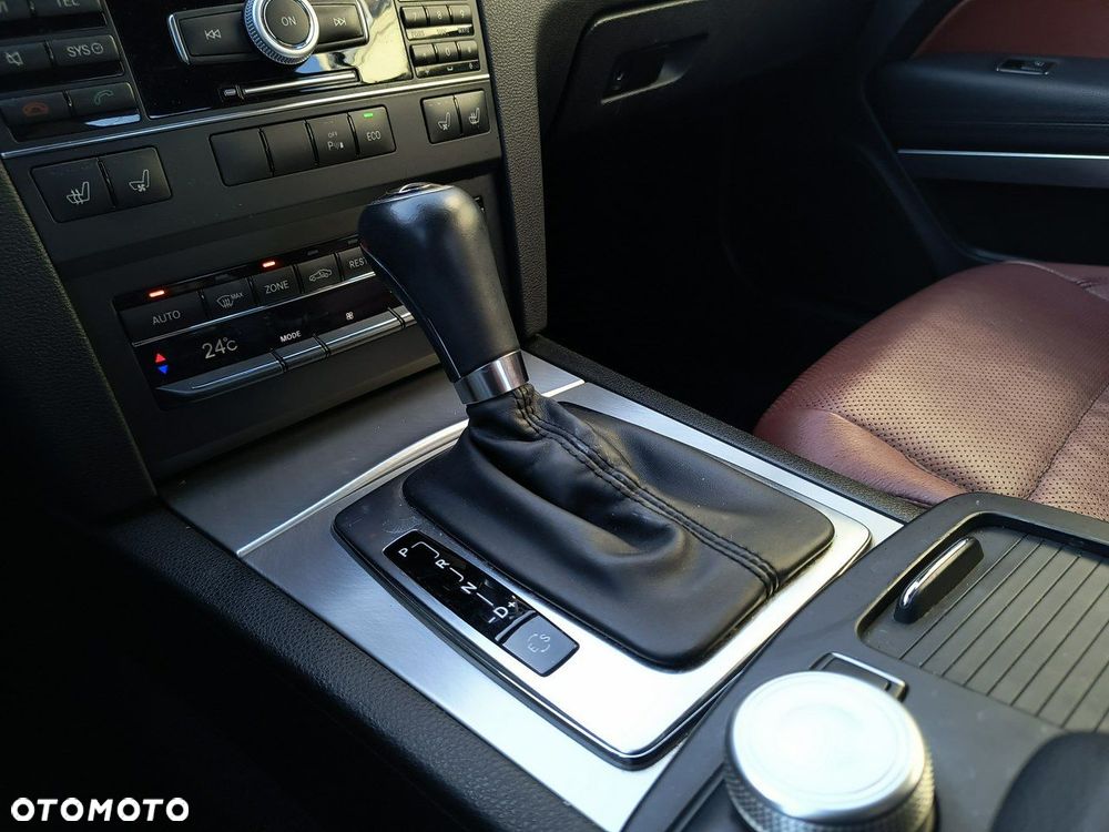 Mercedes-Benz Klasa E 250 BlueEFFICIENCY 7G-TRONIC - 25