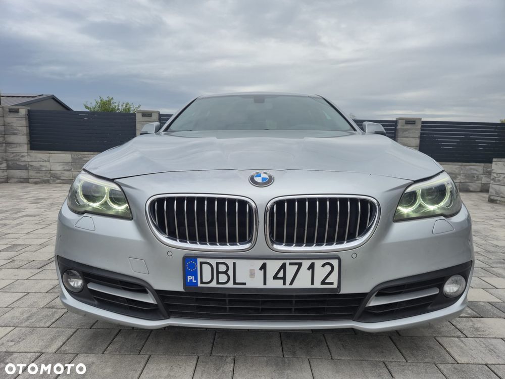 BMW Seria 5 525d xDrive Luxury Line