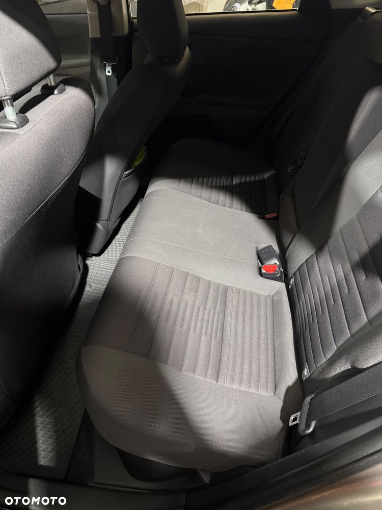Toyota Auris 1.8 HSD Luna - 15