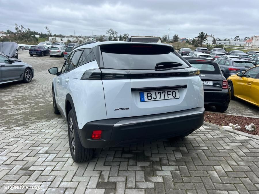 Peugeot 2008 1.2 PureTech Allure - 3
