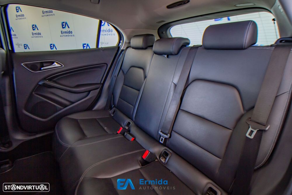 Mercedes-Benz GLA 180 d Aut. - 26