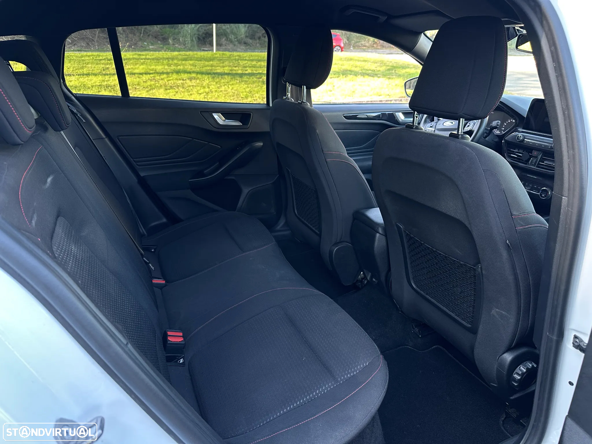 Ford Focus 1.0 EcoBoost ST-Line - 26
