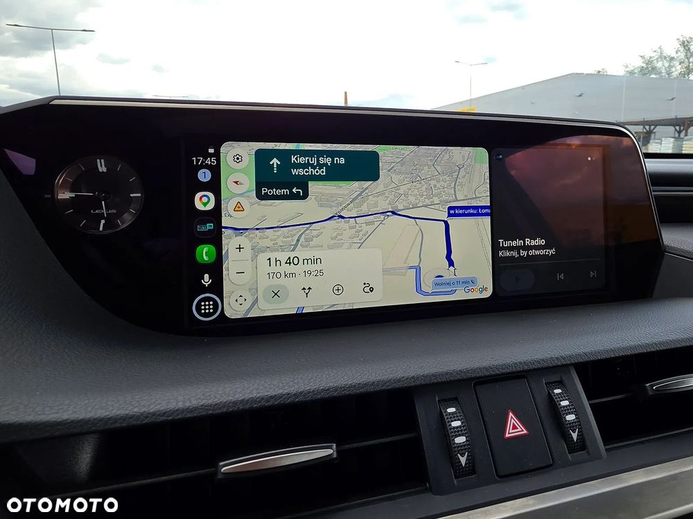 Lexus ES 300h Business Edition + - 19