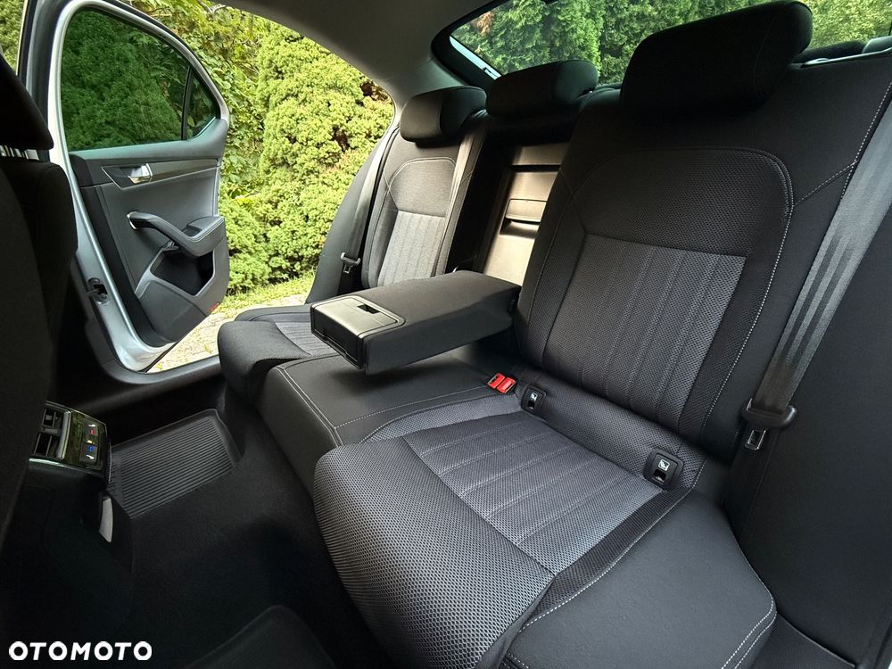 Skoda Superb 2.0 TDI SCR 4x4 Style DSG - 10