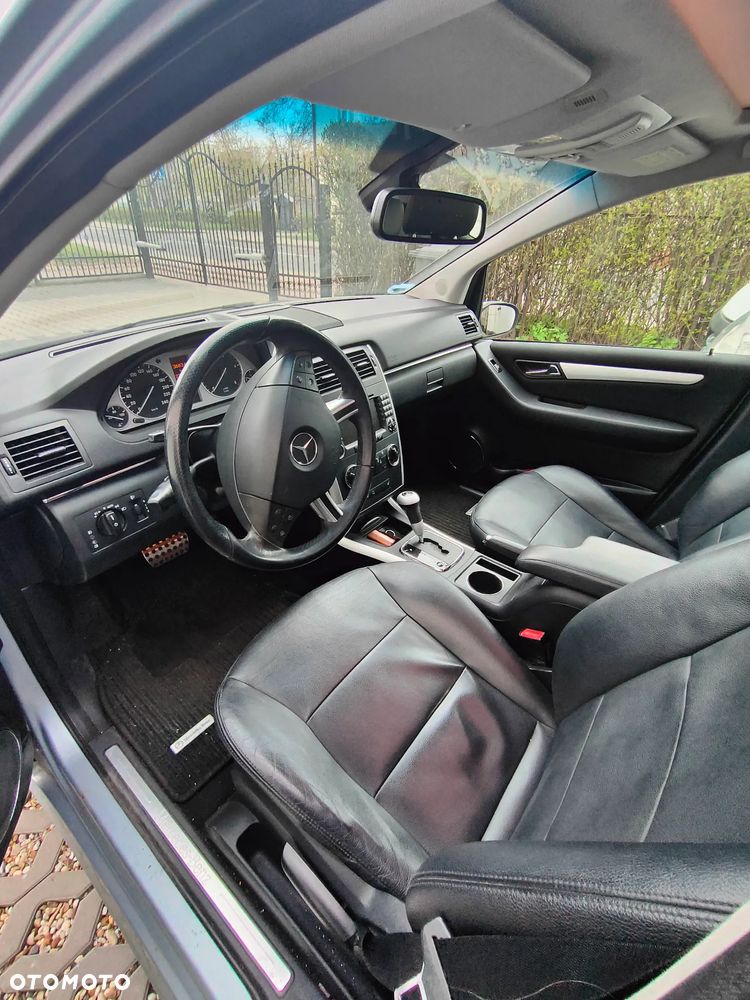 Mercedes-Benz Klasa B 200 CDI Autotronic - 12