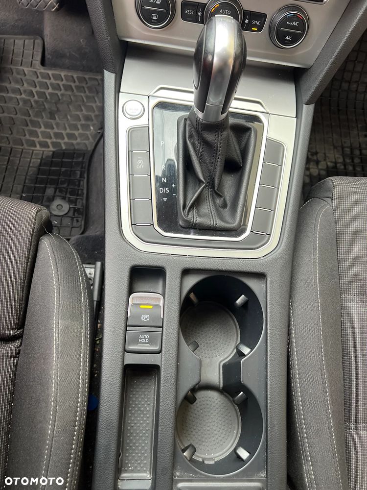 Volkswagen Passat 2.0 TDI BMT Comfortline DSG - 11