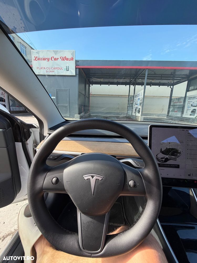 Tesla Model 3 - 27