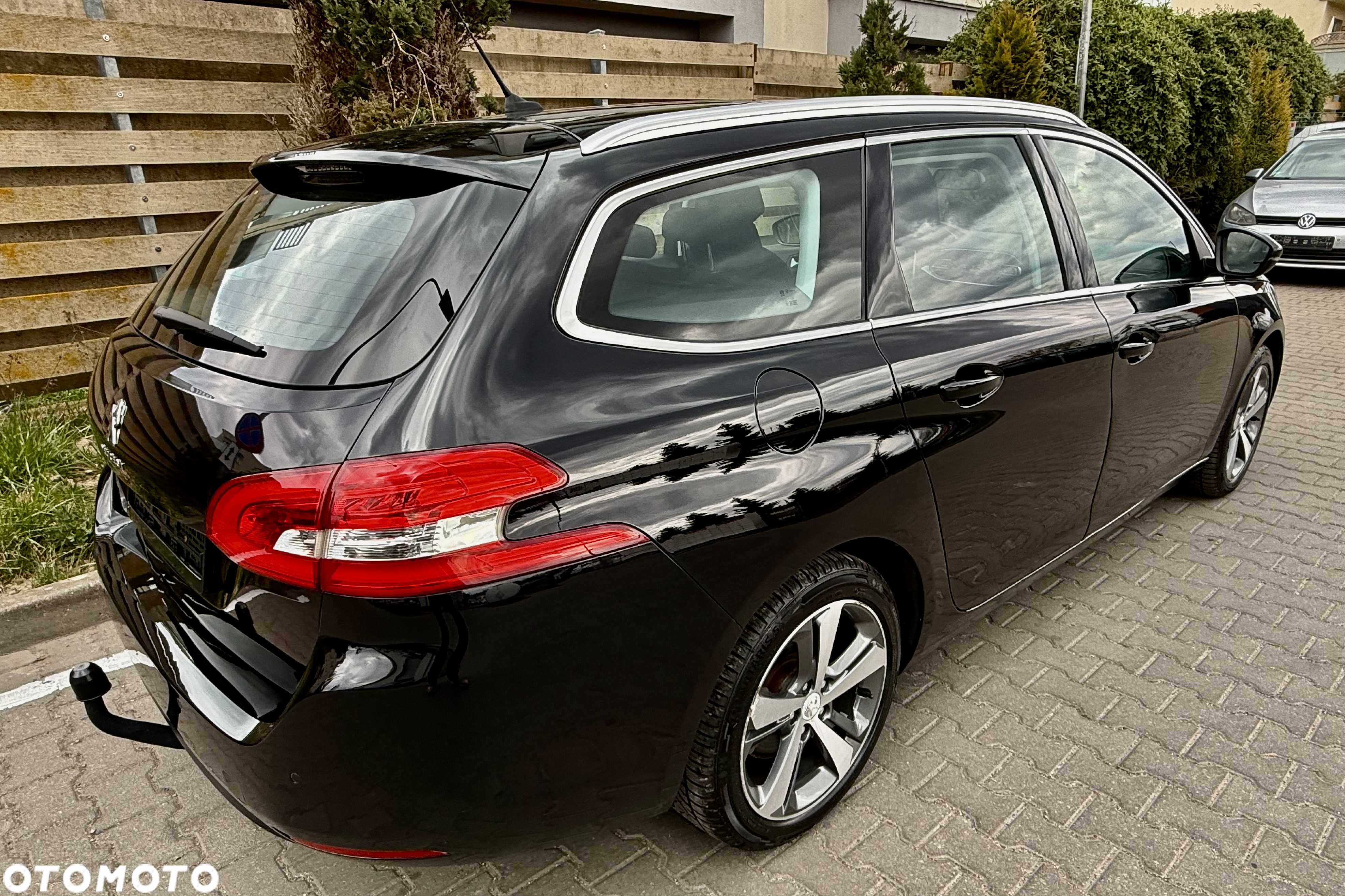 Peugeot 308 SW 1.2 PureTech Allure S&S - 3