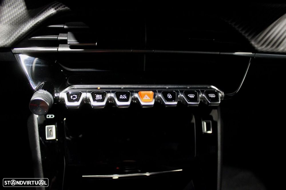 Peugeot 2008 1.5 BlueHDi Allure EAT8 - 28