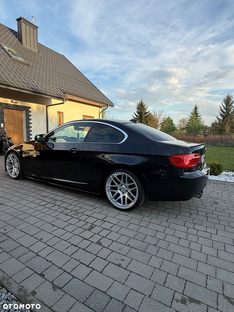 BMW Seria 3 320d M Sport Edition - 12