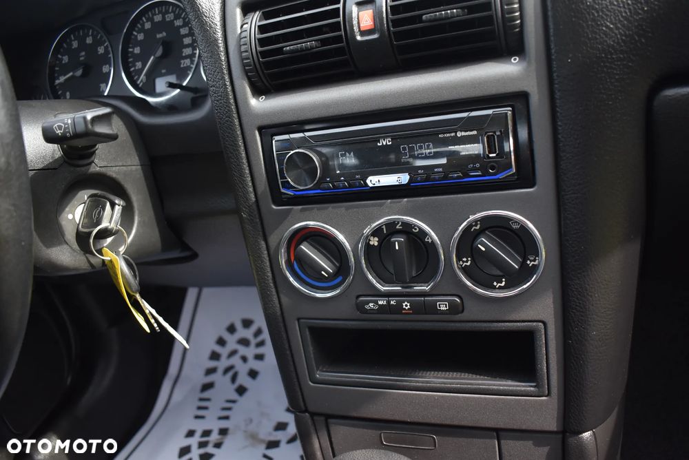 Opel Astra 1.6 Elegance - 21
