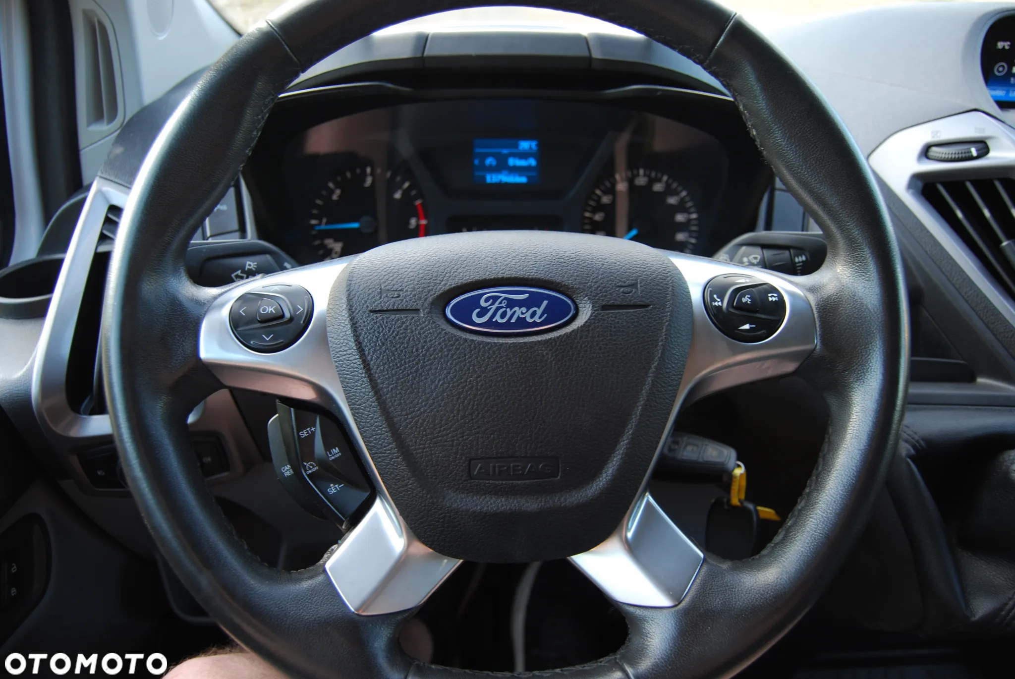 Ford custom transit - 17