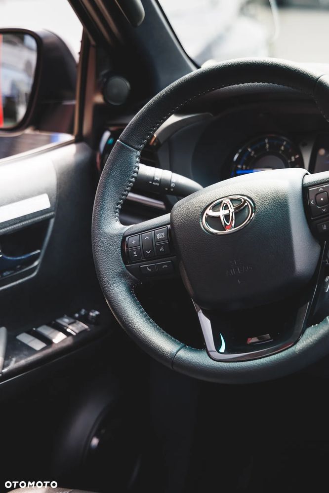 Toyota Hilux 2.8 D-4D Double Cab Invincible 4x4 - 18