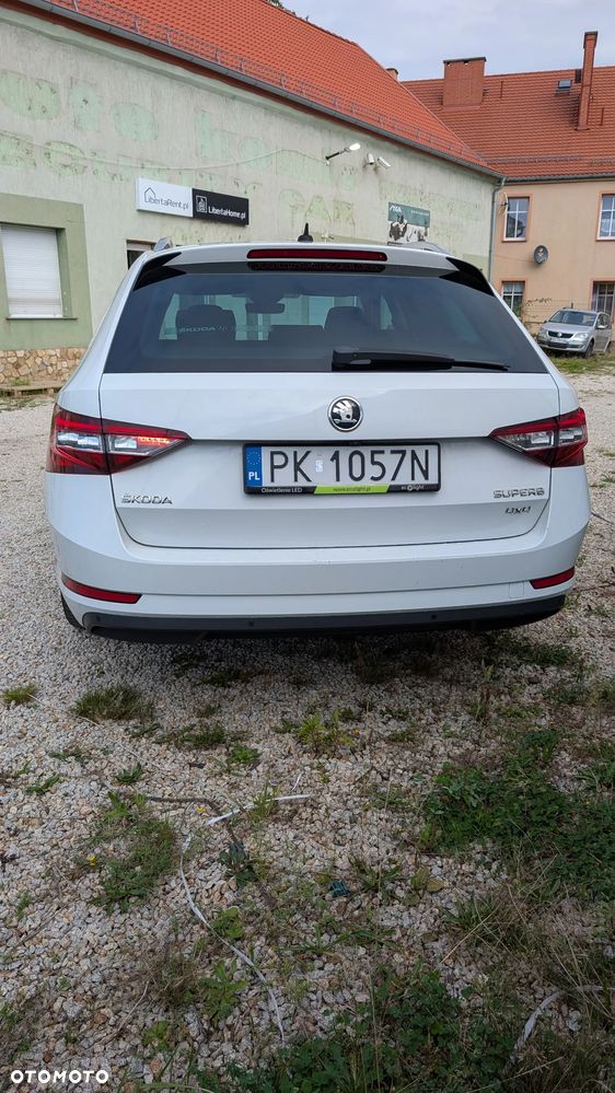 Skoda Superb 2.0 TDI 4x4 L&K DSG - 5